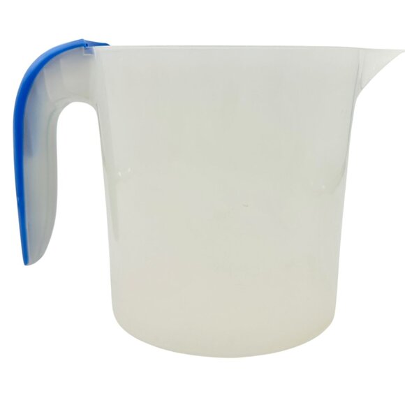 3 Qt Plastic Pitcher With Blue Handle and 3 Star-Shaped Ice Cube Trays Red White - Picture 3 of 9